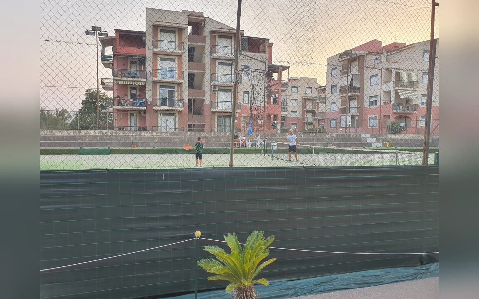 Campo da tennis condominiale — Casa Di Mila, Giardini naxos (Messina) (Sicilia) (foto 20)